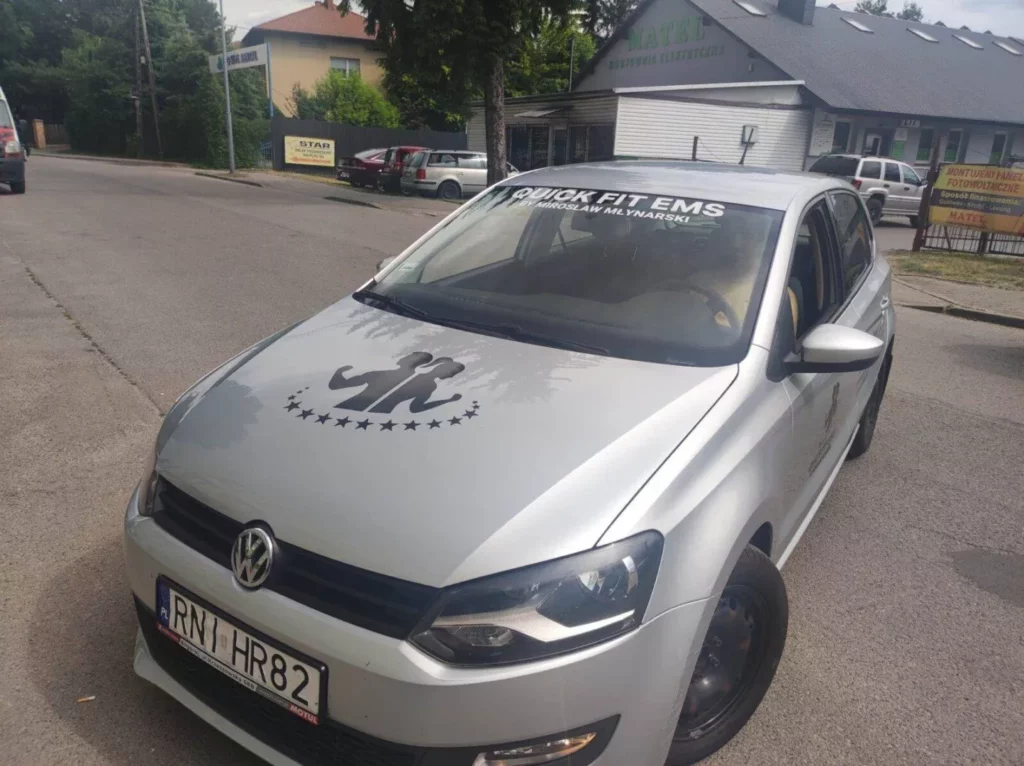 oklejenie reklamą samochodu osobowego