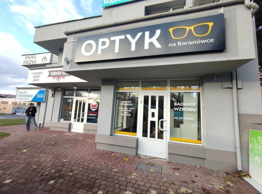 Kasetony świetlne frezowane oraz oklejenie szyb